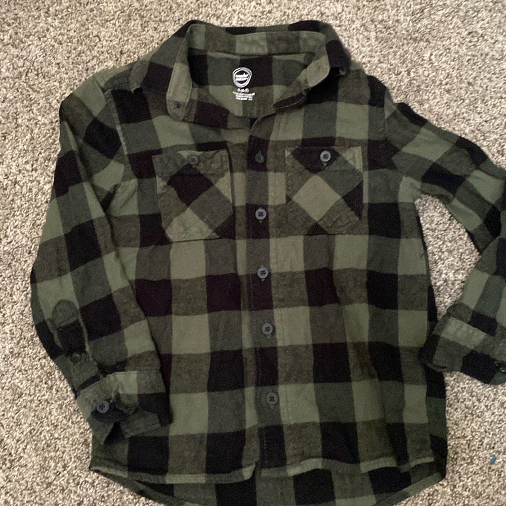 Kids size 6-7 wonder Nation flannel